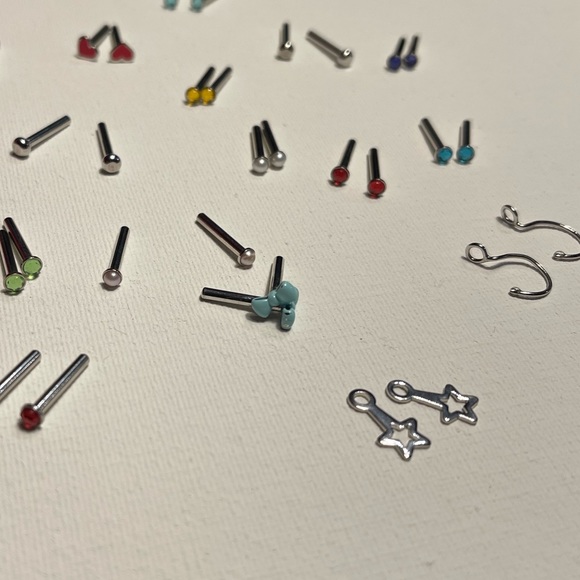 American Girl Rosy Glasses with Case for 18 inch doll & 14 sets of earrings - Picture 7 of 9